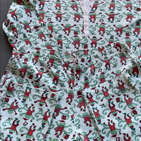 Roller Rabbit limited edition Christmas Pajamas with Fun Monkey Print - Picture 5 of 6